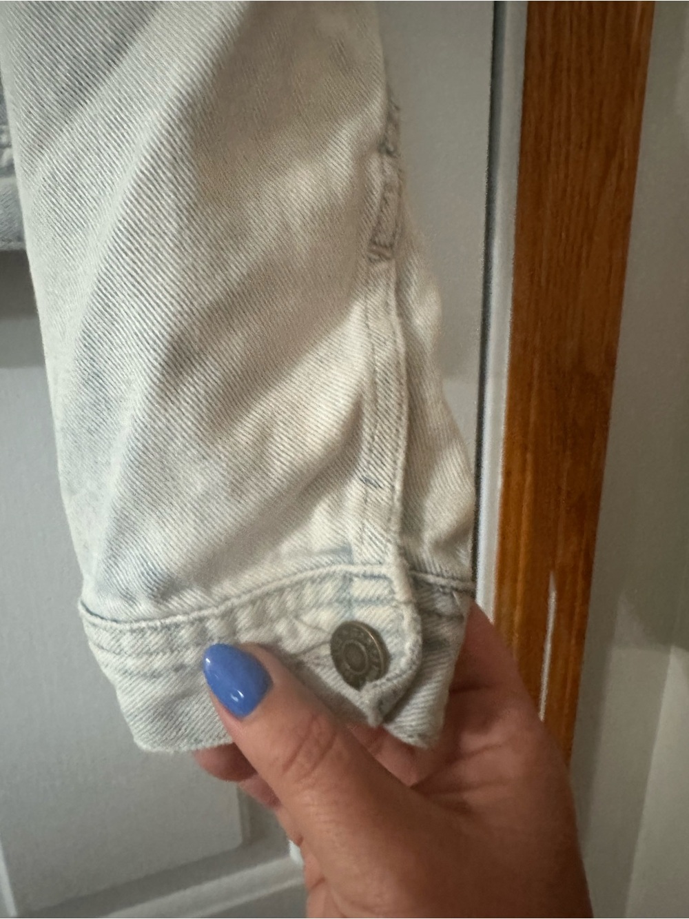 Gap Light Wash Faded Distressed Denim Jacket - Women XL - Picture 5 of 13